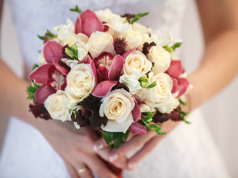 bride holding a wedding bouquet